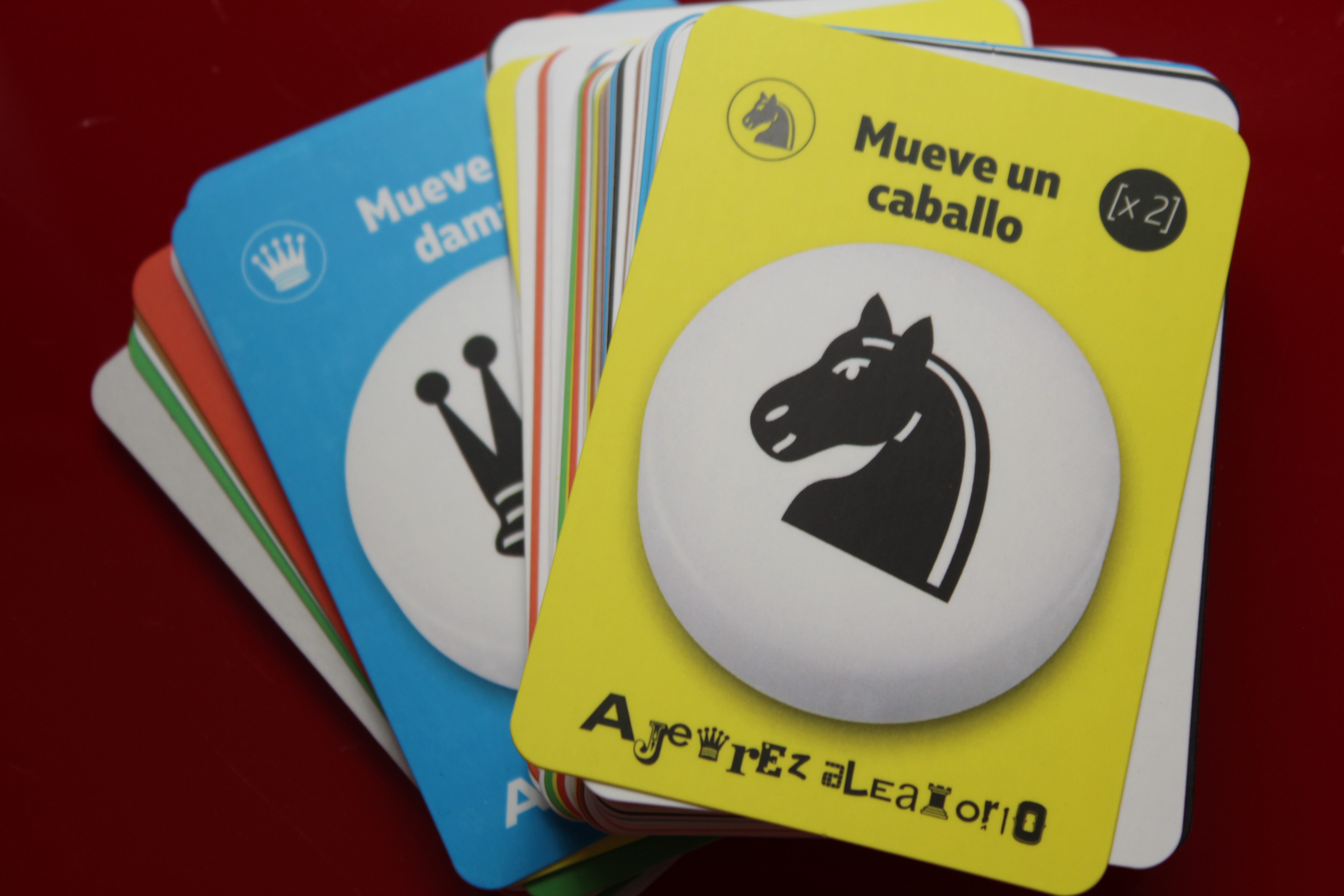 Ajedrez21 Cartas de la Suerte de ajedrez, Ideal para Aficionados y Clubes,  para Aumentar la Creatividad y diversión de niños y Adultos : :  Juguetes y juegos